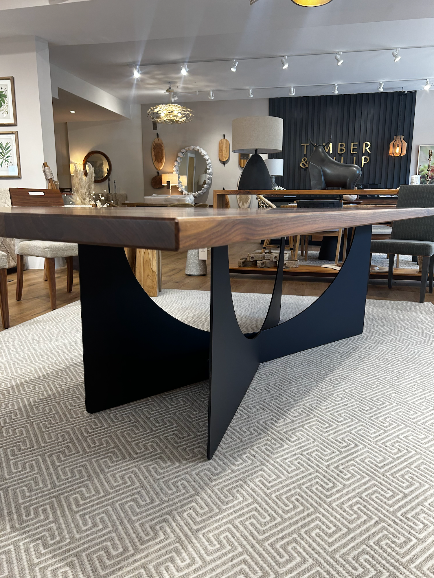 Vera Dining Table