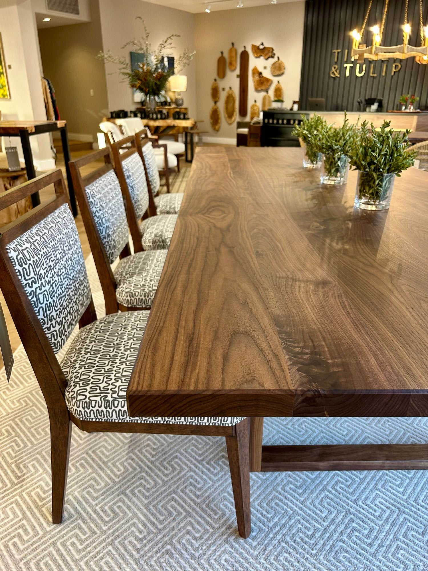 Evelyn Dining Table